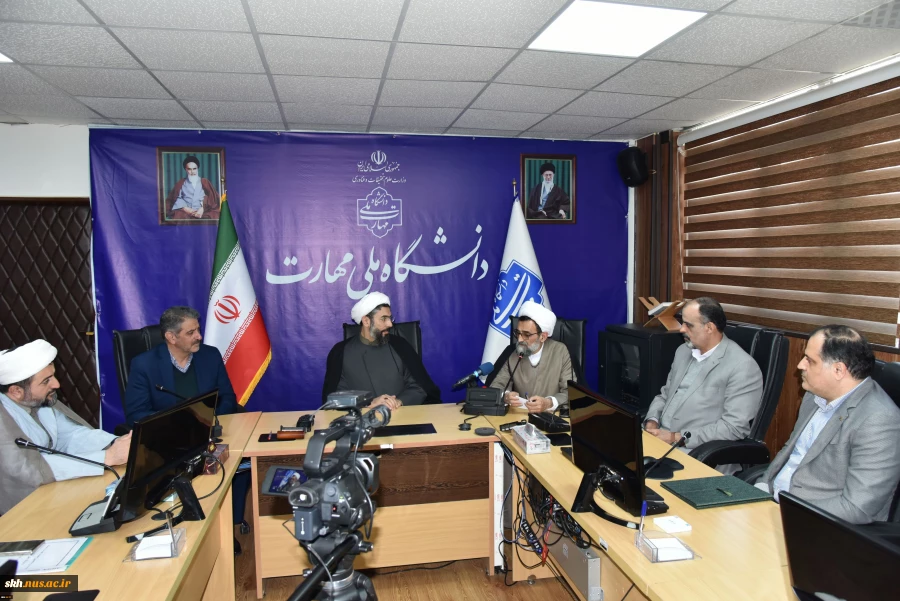 با حضور حجت‌الاسلام و المسلمین دکتر مصطفی رستمی، دکتر زمانی و اعضای هیئت رئیسه دانشگاه برگزار شد:
مراسم معارفه مسئول نهاد نمایندگی مقام معظم رهبری در دانشگاه ملی مهارت 12
