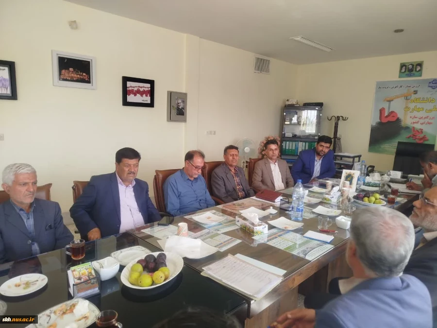 نشست صمیمی ریاست دانشگاه ملی مهارت واحد استانی خراسان جنوبی دکتر علیرضا جهانگیر به اتفاق همکاران استانی با حامیان خیرین آموزشکده قاین 3