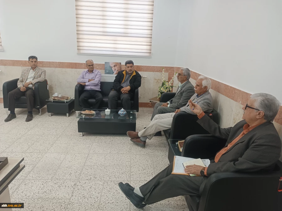 نشست صمیمی پیشکسوتان بزرگوار با دکترعلیرضا جهانگیر رئیس دانشگاه ملی مهارت واحد استان خراسان جنوبی   4