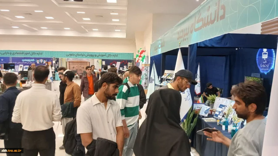 افتتاحیه نمایشگاه هفته پژوهش و فناوری خراسان‌جنوبی ۱۴۰۴  24