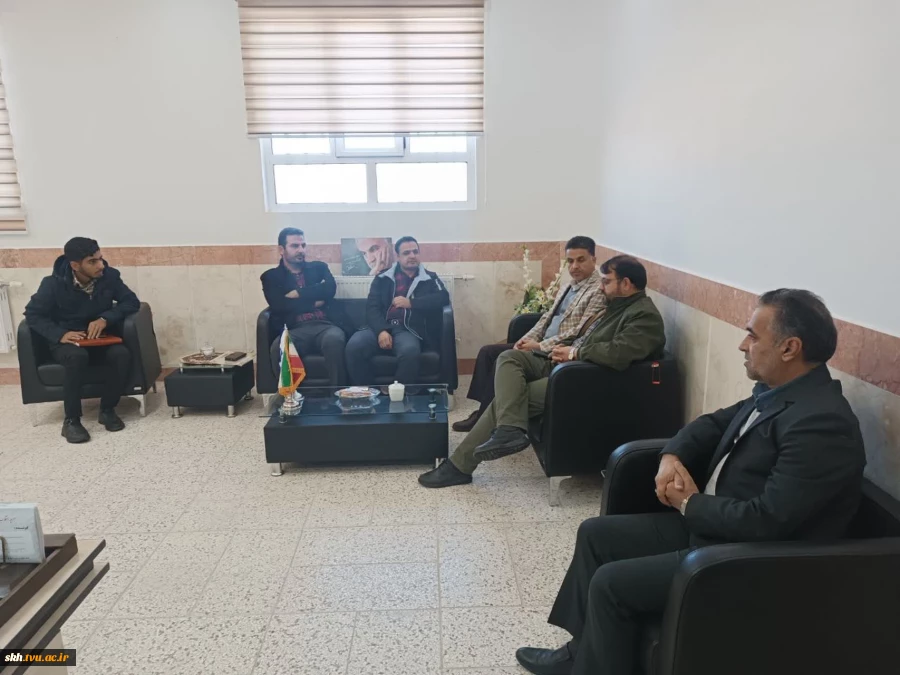 مسئول بسیج دانشجویی استان با رئیس دانشگاه ملی مهارت استان خراسان جنوبی دیدار کرد. 2