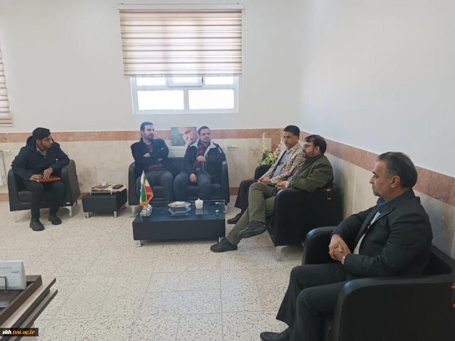 مسئول بسیج دانشجویی استان با رئیس دانشگاه ملی مهارت استان خراسان جنوبی دیدار کرد. 3
