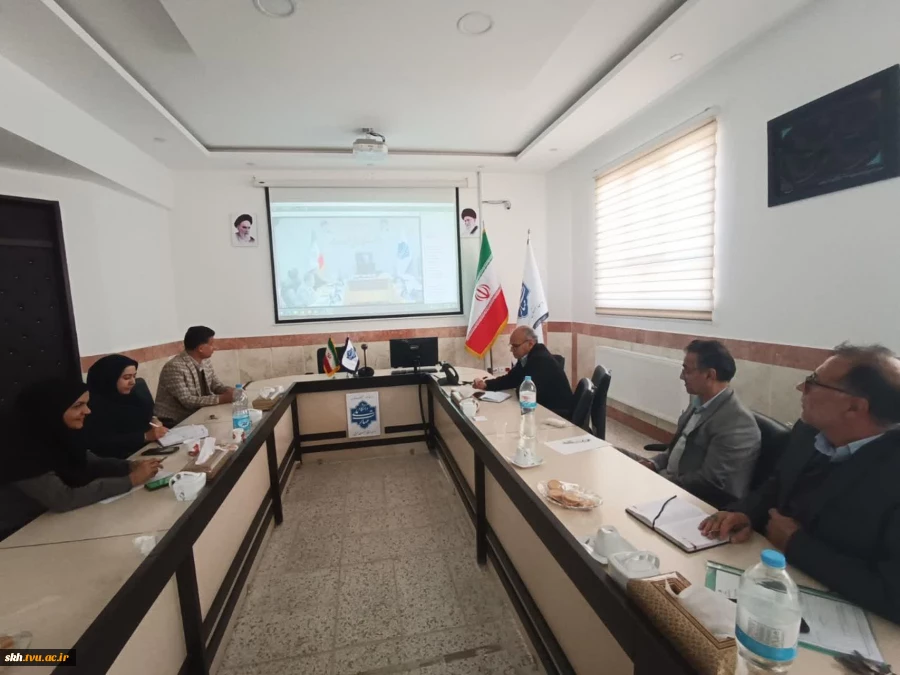 جلسه شورای دانشگاه ملی مهارت با رؤسای واحدهای استانی 8