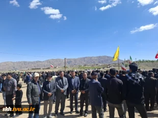 حضور رئیس دانشگاه ملی مهارت استان خراسان جنوبی و مدیرکل دفتر برنامه بودجه ،تحول اداری وبهره وری دانشگاه ملی مهارت، در تشییع و خاکسپاری شهید هاشم میری بُقال 7