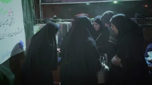 حضور پر شور و شعور همکاران به همراه خانواده ها و جمعی از دانشجویان دانشگاه ملی مهارت واحد استانی خراسان جنوبی در محفل سوگ اربعین قائد شهید امت (قدس سره) 9