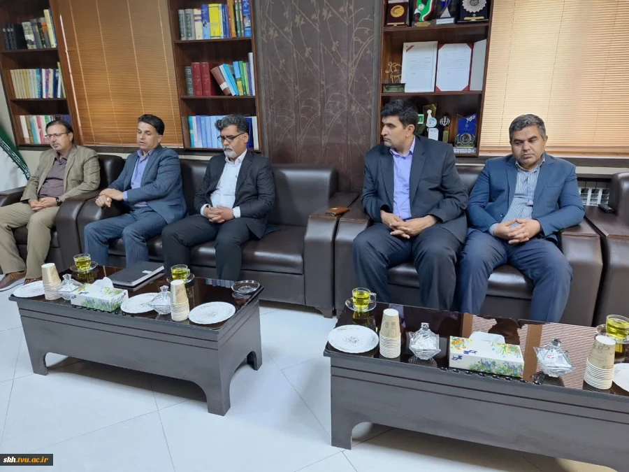 نشست مدیرکل دفتر برنامه بودجه، تحول اداری وبهره وری دانشگاه ملی مهارت، و رئیس دانشگاه ملی مهارت استان خراسان جنوبی  با  فرماندار قائنات 4