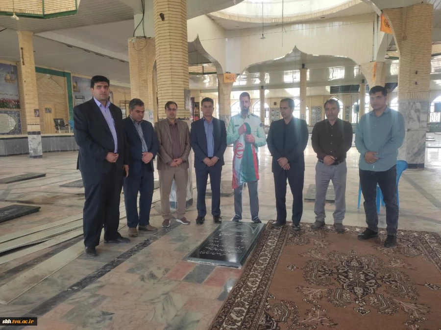 حضور مدیرکل دفتر برنامه بودجه، تحول اداری وبهره وری دانشگاه ملی مهارت و رئیس دانشگاه ملی مهارت استان خراسان جنوبی، در گلزار شهدای شهرستان فردوس 2