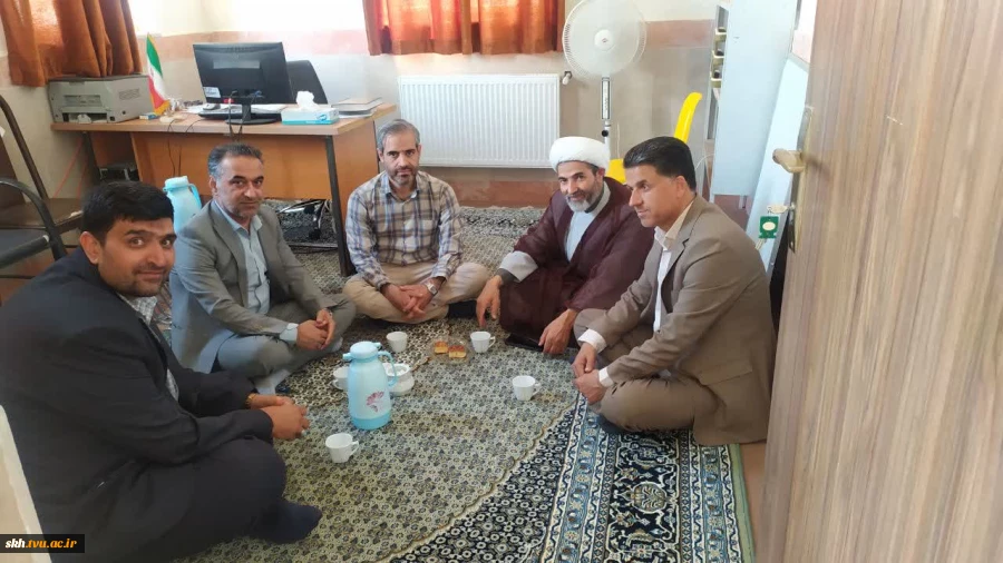 دیدار دکتر علیرضا جهانگیر رئیس دانشگاه ملی مهارت استان خراسان جنوبی بمناسبت هفته معلم  با امام جماعت دانشگاه  2