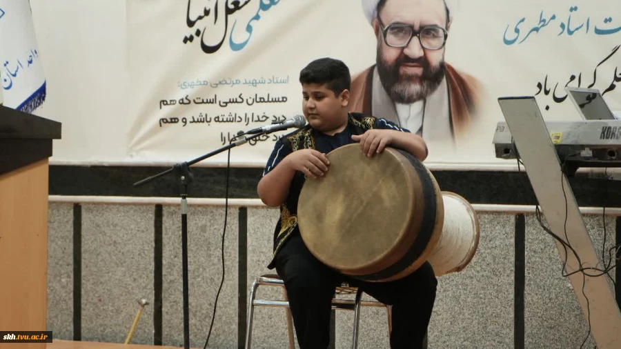 تیتر:  
آیین گرامیداشت دهه سرآمدی آموزش و تجلیل از سرآمدان آموزشی دانشگاه ملی مهارت خراسان جنوبی برگزار شد 4
