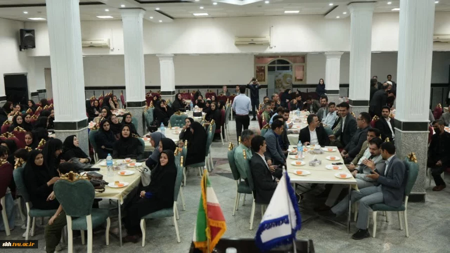 تیتر:  
آیین گرامیداشت دهه سرآمدی آموزش و تجلیل از سرآمدان آموزشی دانشگاه ملی مهارت خراسان جنوبی برگزار شد 16
