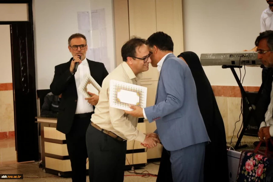 برگزاری دورهمی صمیمی و جشن به مناسبت گرامیداشت روز کارمند در دانشگاه ملی مهارت خراسان جنوبی  6